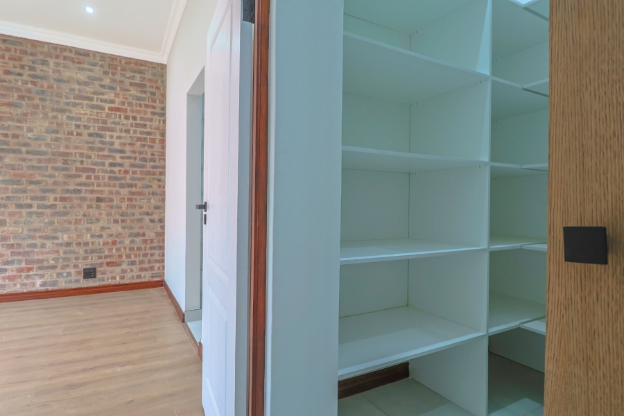4 Bedroom Property for Sale in Landsmeer Residential Estate North West